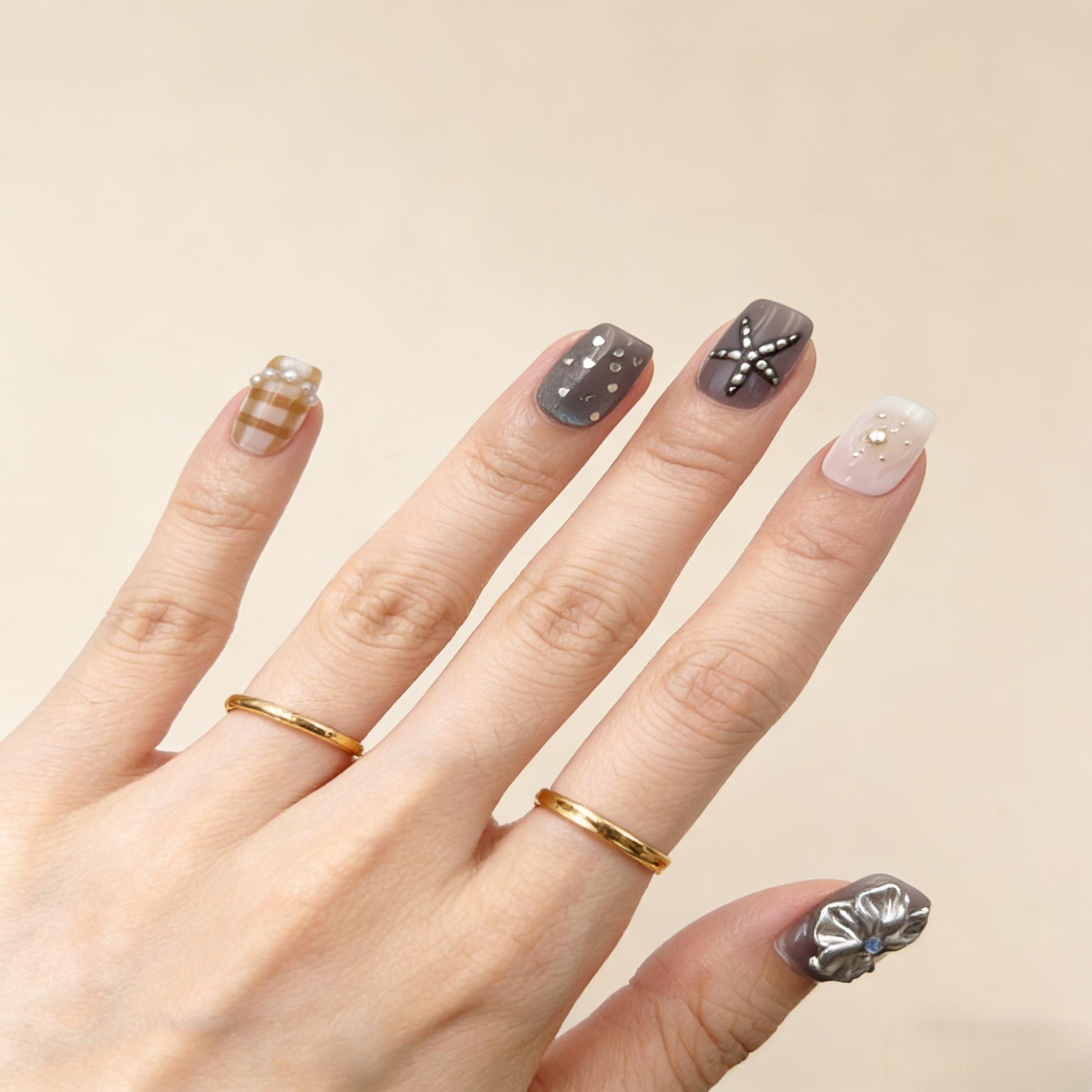 Navy Star Flower Press-On Nails - Pearl Accent False Nails UK - close up - ClouDIY UK