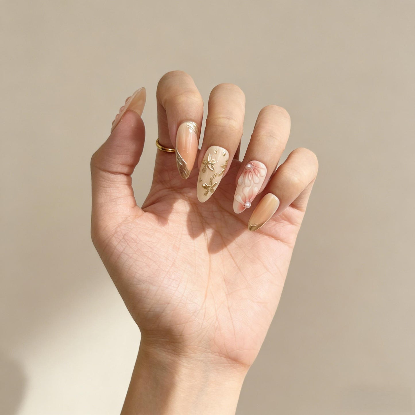 Cream Gold Floral Press-On Nails - Pearl Accent False Nails UK - full set - ClouDIY UK