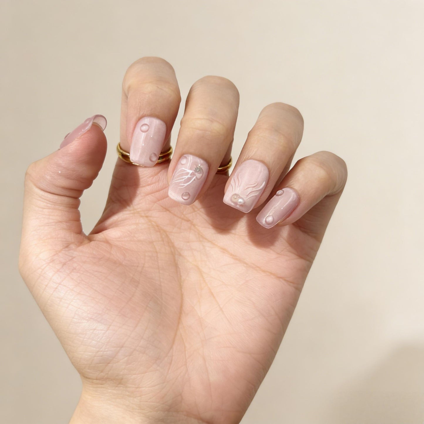 Pastel Pink Jellyfish Press-On Nails - Pearl Accent False Nails UK - detail view - ClouDIY UK