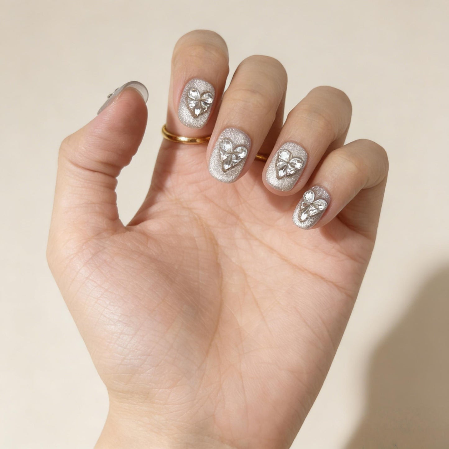 Silver Heart Jewel Press-On Nails - Glitter False Nails UK - close up - ClouDIY UK